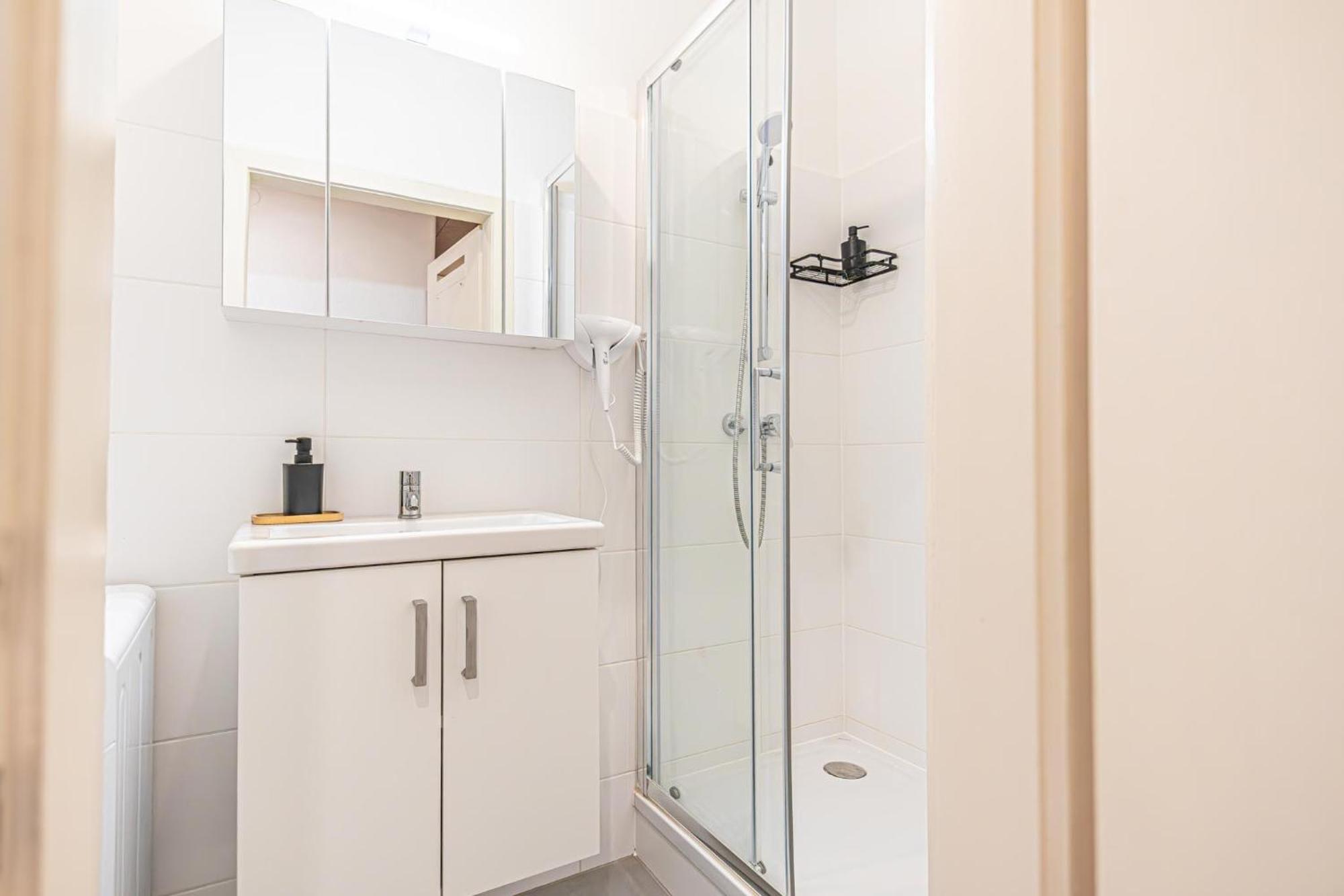 Desirable 2Br - Bookable For Longstays In Lockdown B Вена Экстерьер фото